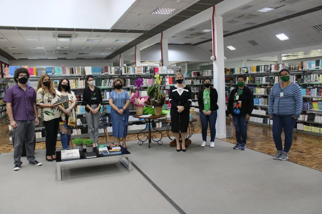 Biblioteca da Unesc recebe doação de mais de 800 livros da área do Direito e de Literatura