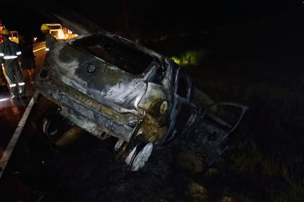 Após colisão, veículo pega fogo em Nova Veneza 1 Após colisão, veículo pega fogo em Nova Veneza