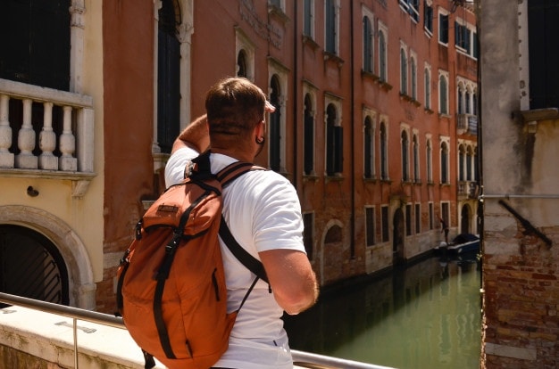 Escola de Idiomas da Unesc oferece aulas de Libras, Italiano para Viagem e Francês para Curiosos