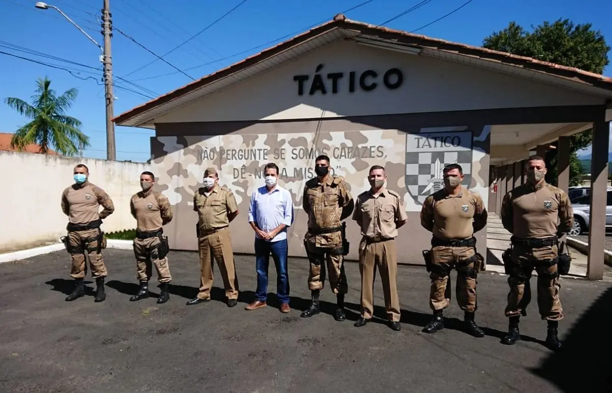 Deputado Rodrigo Minotto visita companhia do grupo Tático de Criciúma