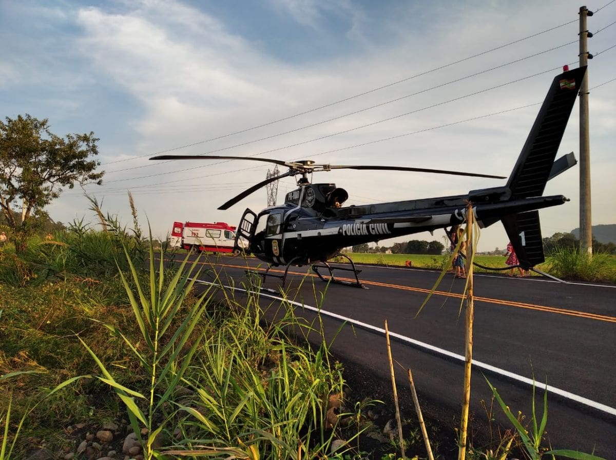Aeronave do Sarasul é acionada para socorrer motociclista em Nova Veneza