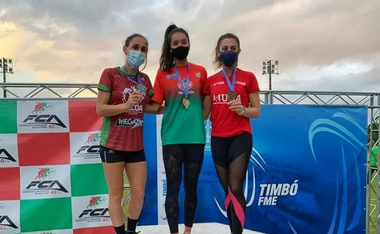 Atletismo de Nova Veneza conquista medalha de ouro em Timbó