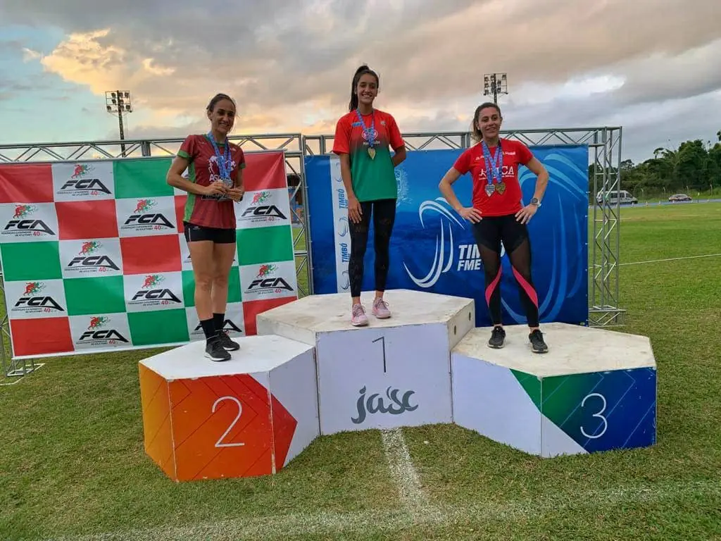 Atletismo de Nova Veneza conquista medalha de ouro em Timbó