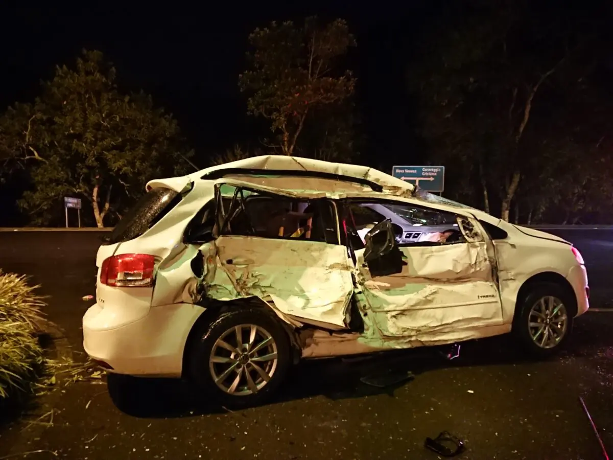 Em Nova Veneza carro é atingido por caminhão na rodovia José Spillere