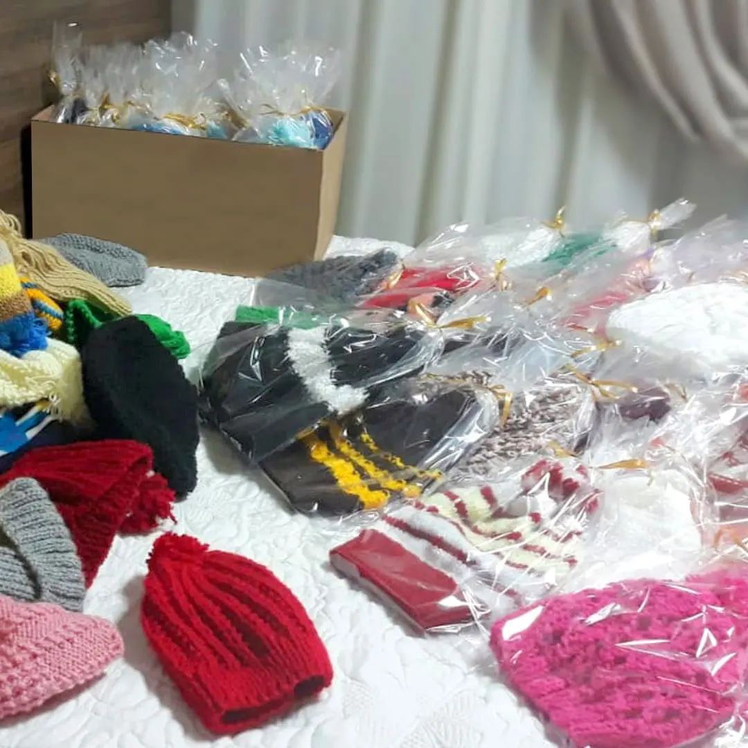 HSJosé recebe a doação de 80 toucas de lã