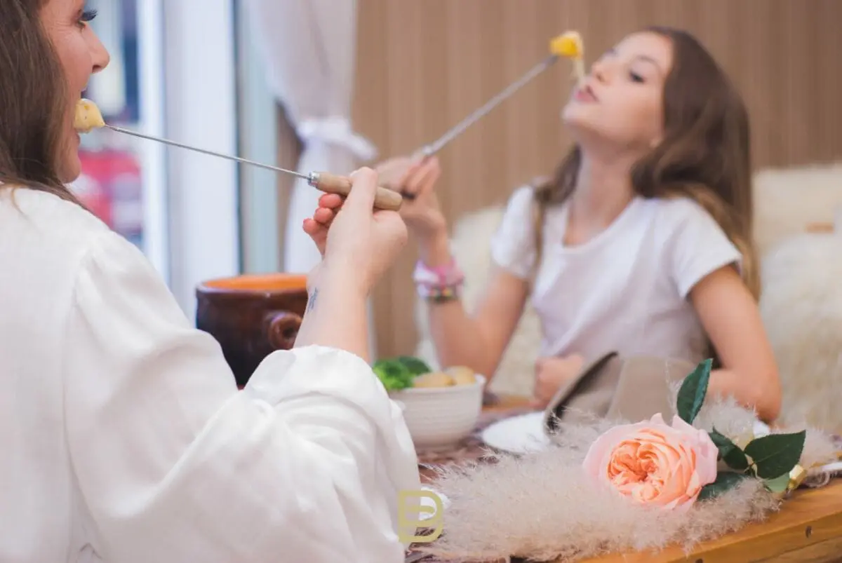 Às mães rainhas, Nó de Pinho oferece as especiais rosas inglesas