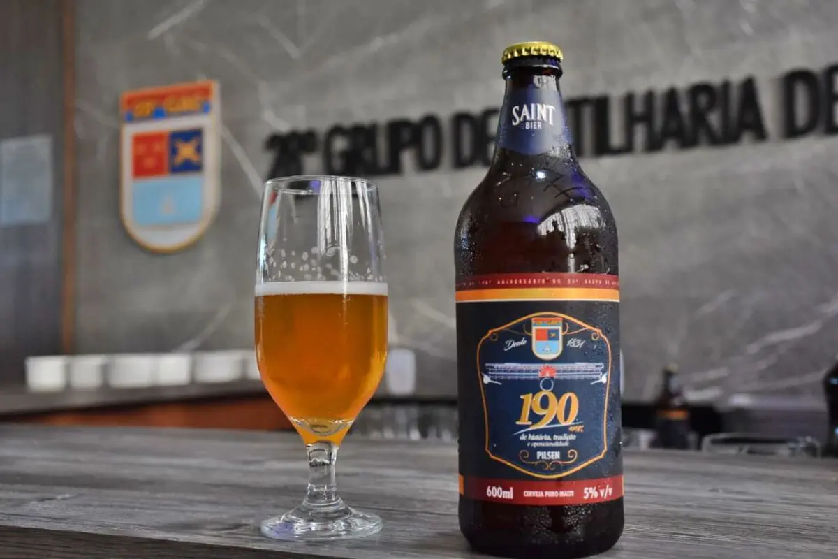 Cervejaria Santa Catarina lança rótulo exclusivo em homenagem aos 190 anos do 28º GAC