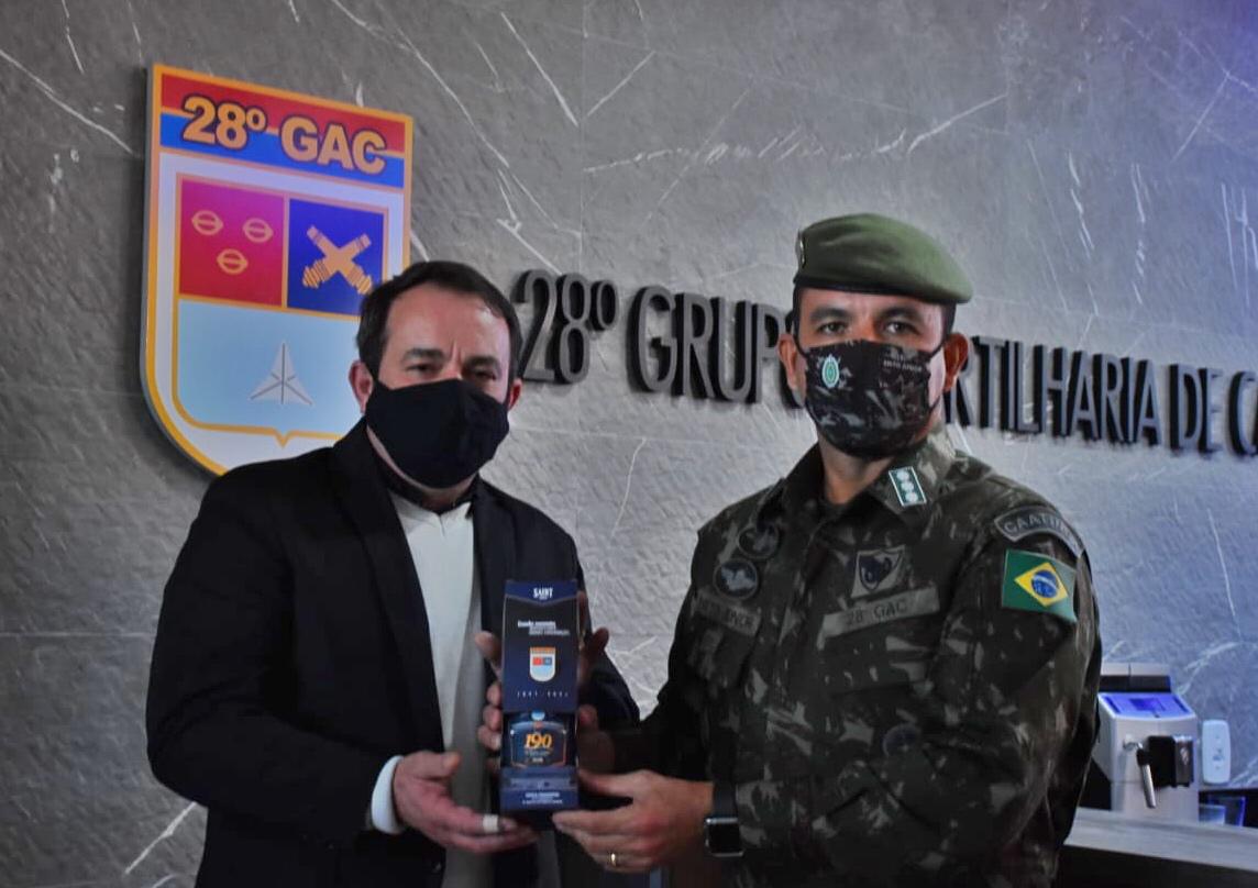 Cervejaria Santa Catarina lança rótulo exclusivo em homenagem aos 190 anos do 28º GAC