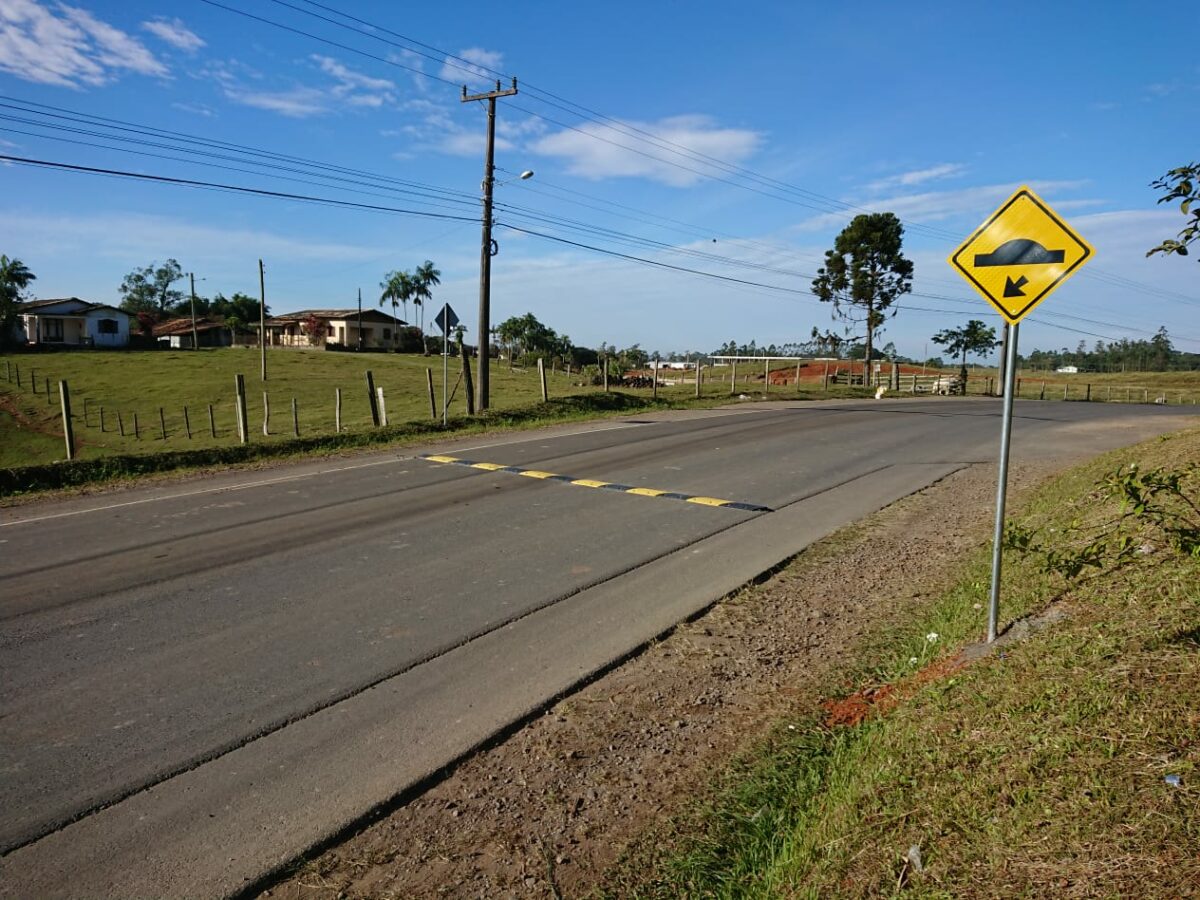 Presidente da Câmara denuncia lombadas irregulares