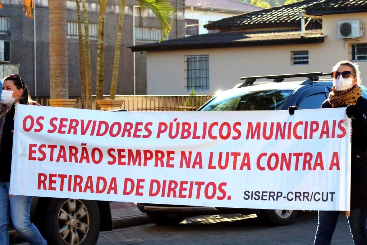 "Vamos continuar até que o prefeito pare de tentar justificar”, diz presidente do Sindicato dos Servidores Públicos
