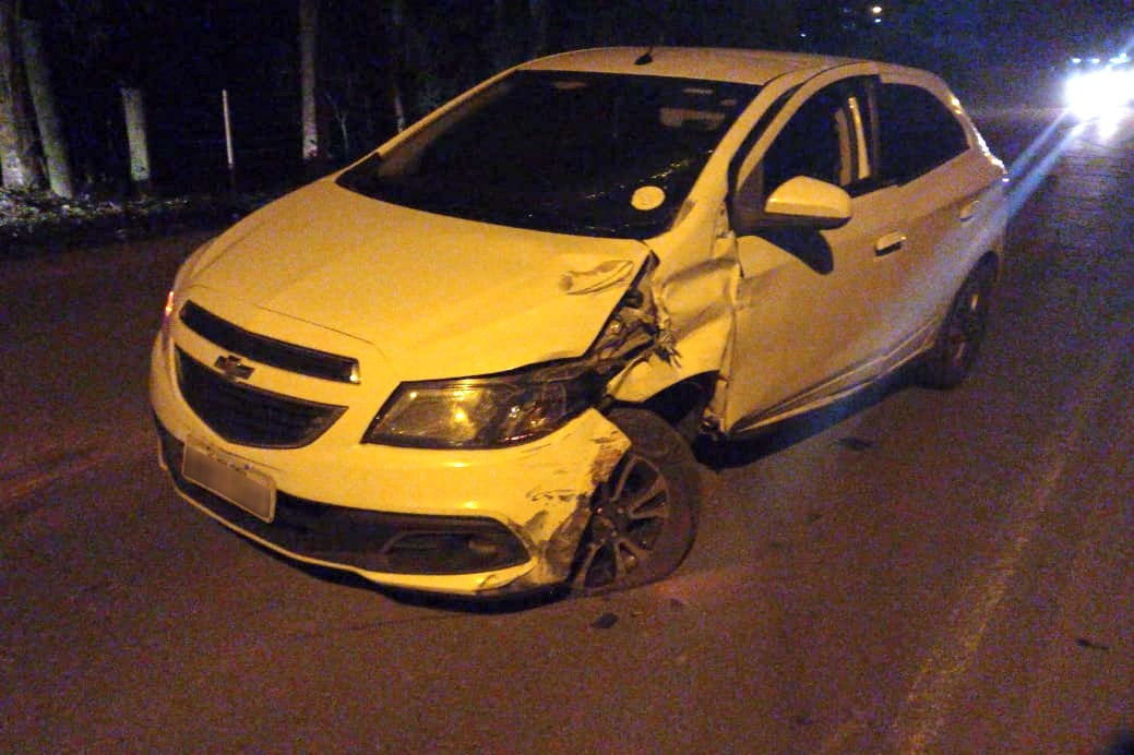 Condutor perde controle da direção e carros colidem em Nova Veneza 1 Condutor perde controle da direção e carros colidem em Nova Veneza