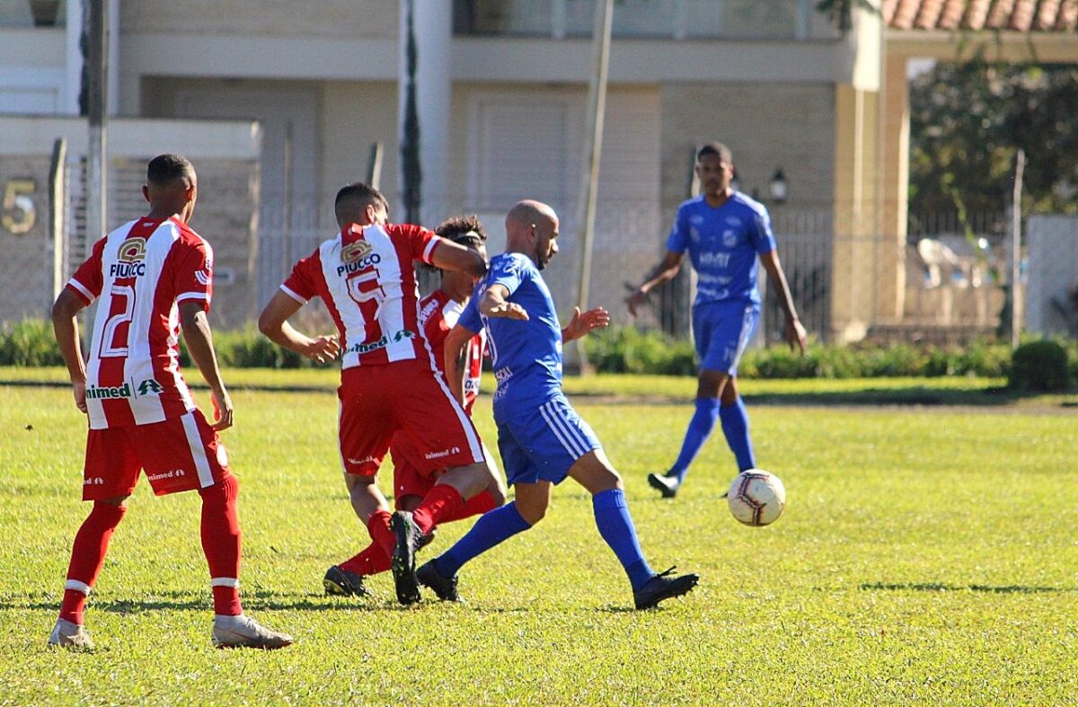 Caravaggio FC realiza jogo-treino com o Hercílio Luz 1 Caravaggio FC