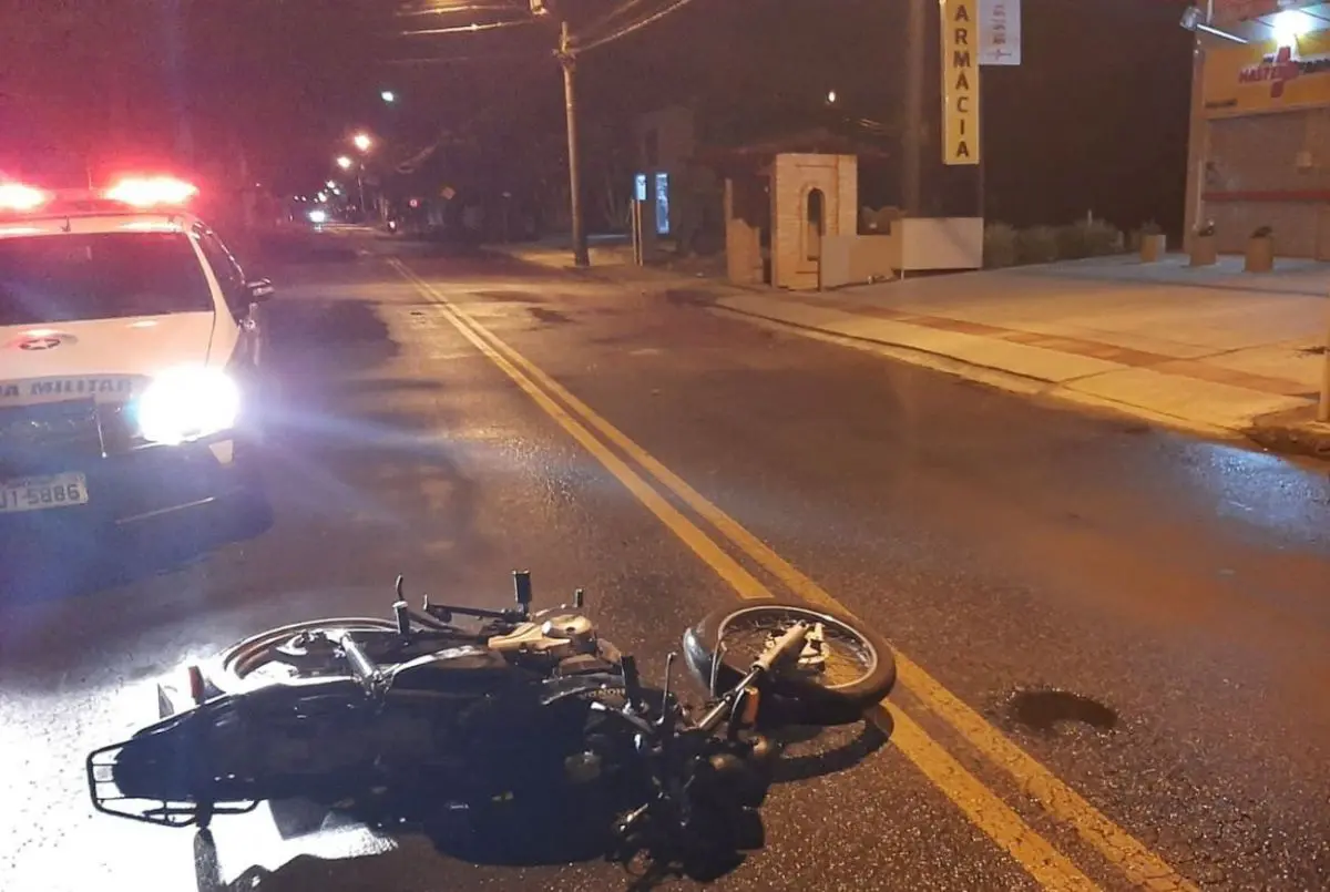 Após queda, motociclista tem perna fraturada em Nova Veneza