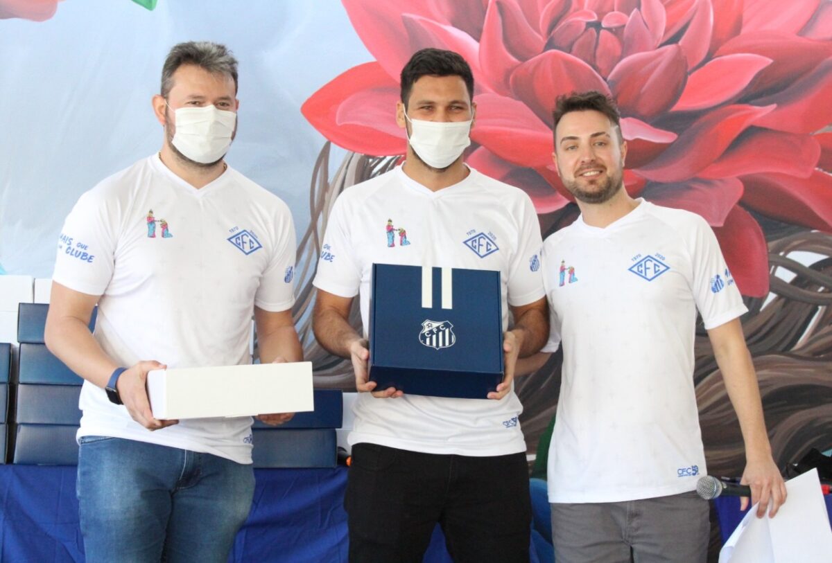 Caravaggio FC: lançamento do livro dos 50 anos é realizado em Nova Veneza