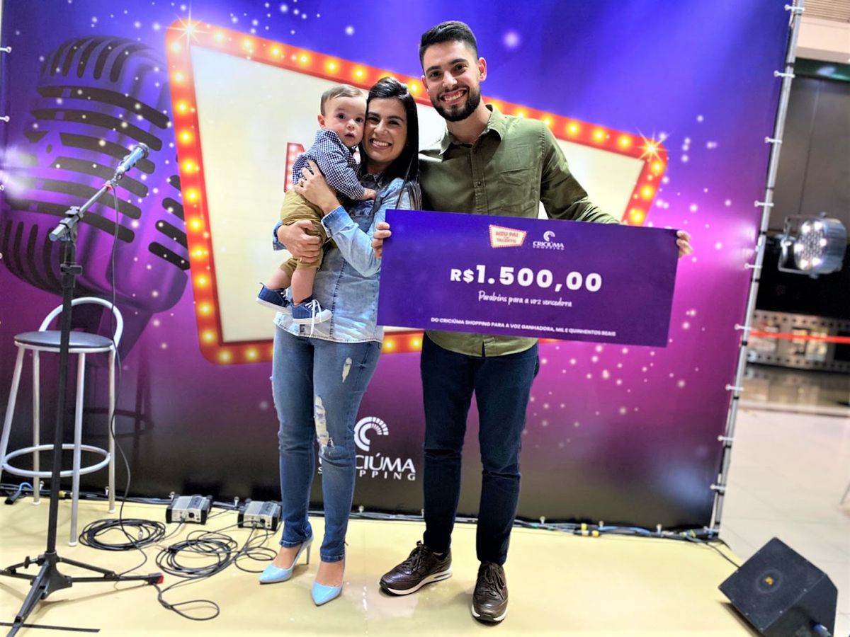 Criciúma Shopping premia pais cantores mais talentosos