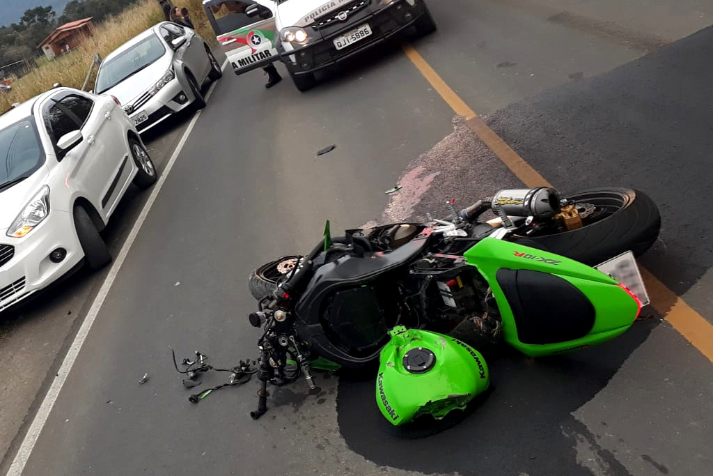 Grave acidente entre moto e carro é registrado no interior de Nova Veneza