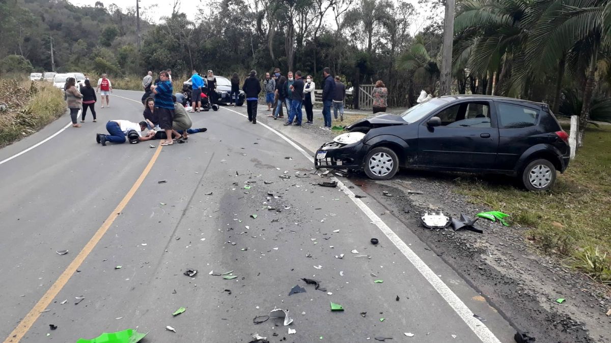 Grave acidente entre moto e carro é registrado no interior de Nova Veneza