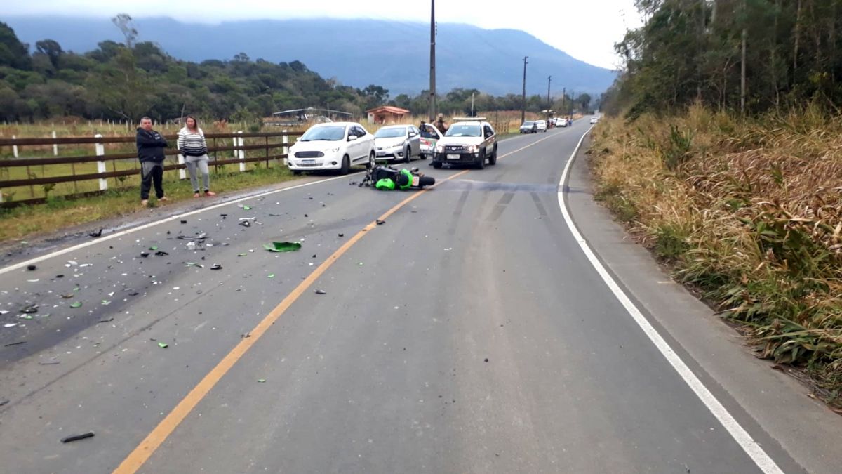 Grave acidente entre moto e carro é registrado no interior de Nova Veneza