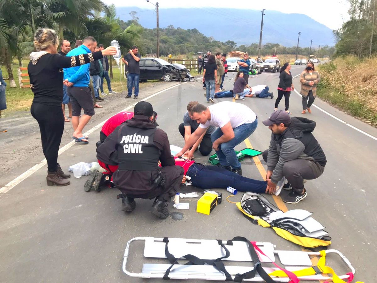 Grave acidente entre moto e carro é registrado no interior de Nova Veneza