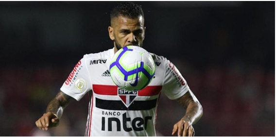 Daniel Alves resolve encerrar seu contrato com o São Paulo