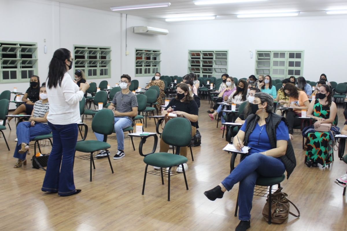 Curso de Libras é oferecido na parceria entre Coopera e Satc 3 Curso de Libras é oferecido na parceria entre Coopera e Satc
