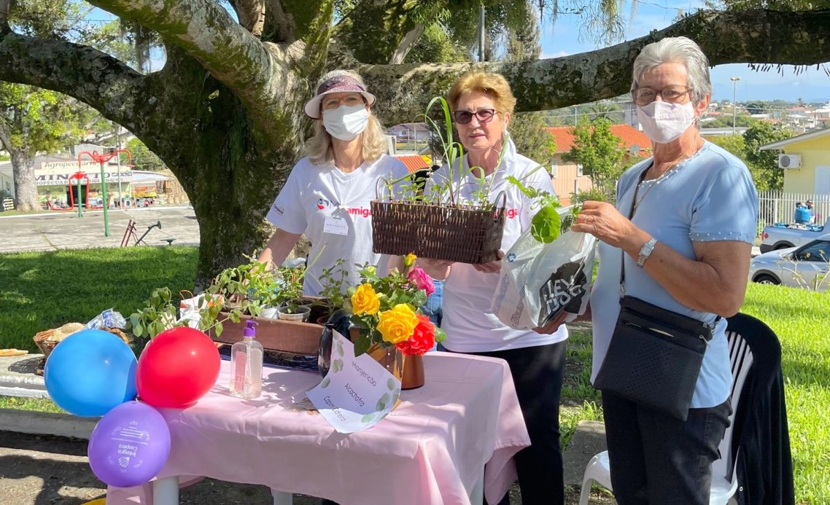 Grupo Mão Amiga, da Coopera, realiza evento e lança livro sobre Ervas Medicinais