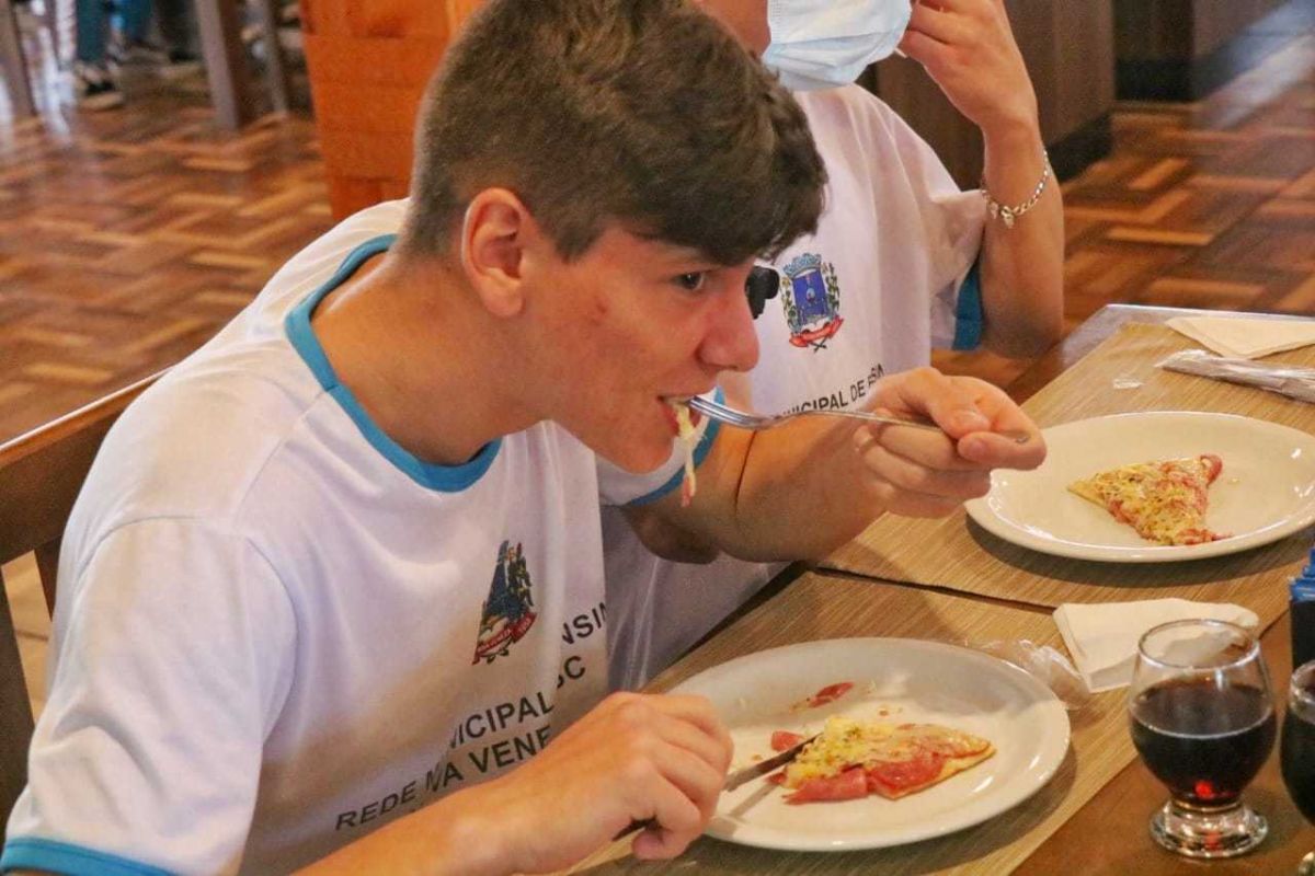 Rifa da Fazendinha: alunos vão à pizzaria