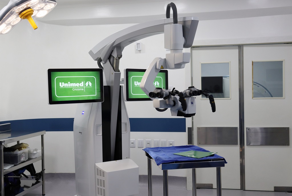 Unimed Criciúma adquire moderno sistema de visualização robótica da alemã ZEISS