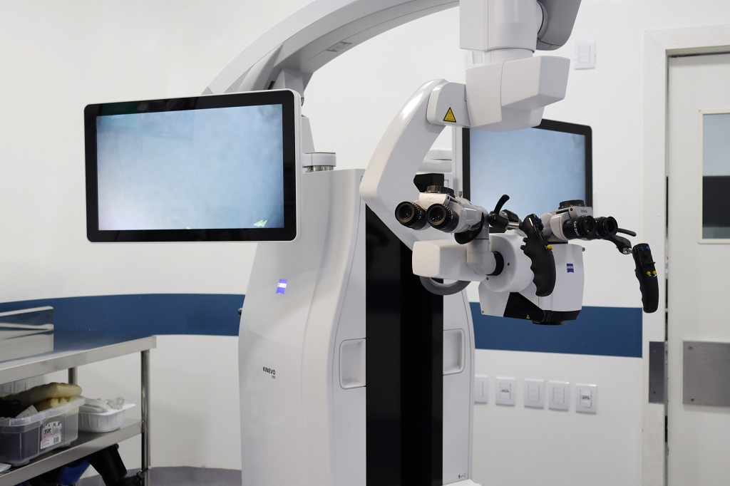 Unimed Criciúma adquire moderno sistema de visualização robótica da alemã ZEISS