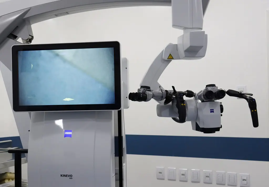 Unimed Criciúma adquire moderno sistema de visualização robótica da alemã ZEISS