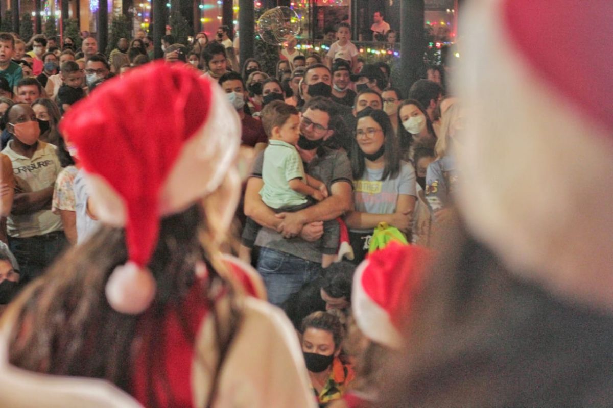 Chegada do Papai Noel marca início do Natal em Nova Veneza