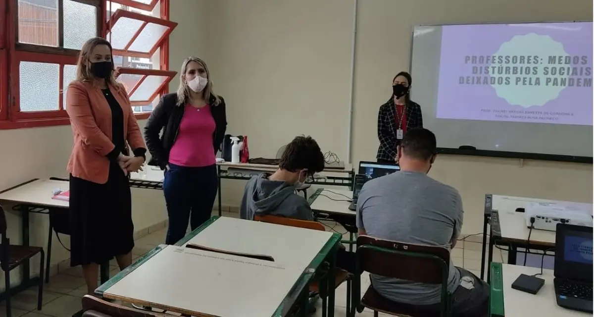 Saúde mental em tempo de pandemia é discutida com professores