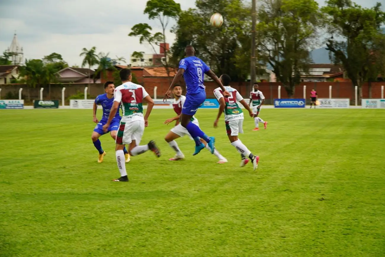 Caravaggio enfrenta o Blumenau na final da Série C