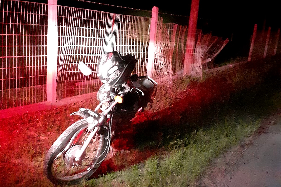 Jovem fica ferido após cair de moto em Nova Veneza