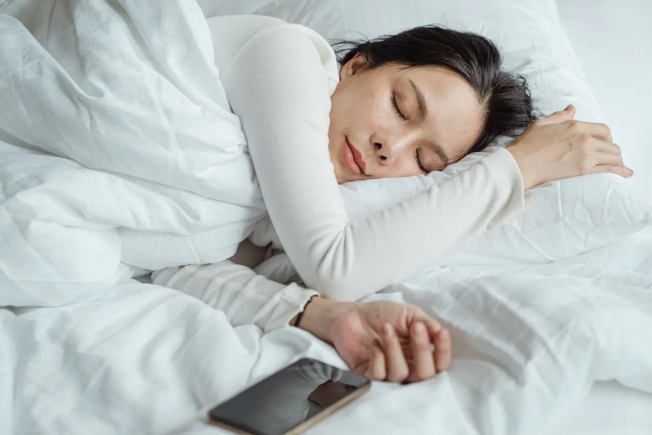 Pessoas que dormem depois das 23h têm IMC mais alto, aponta estudo brasileiro