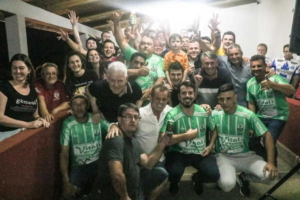 Vitali Lanches é campeão do Municipal de Bocha