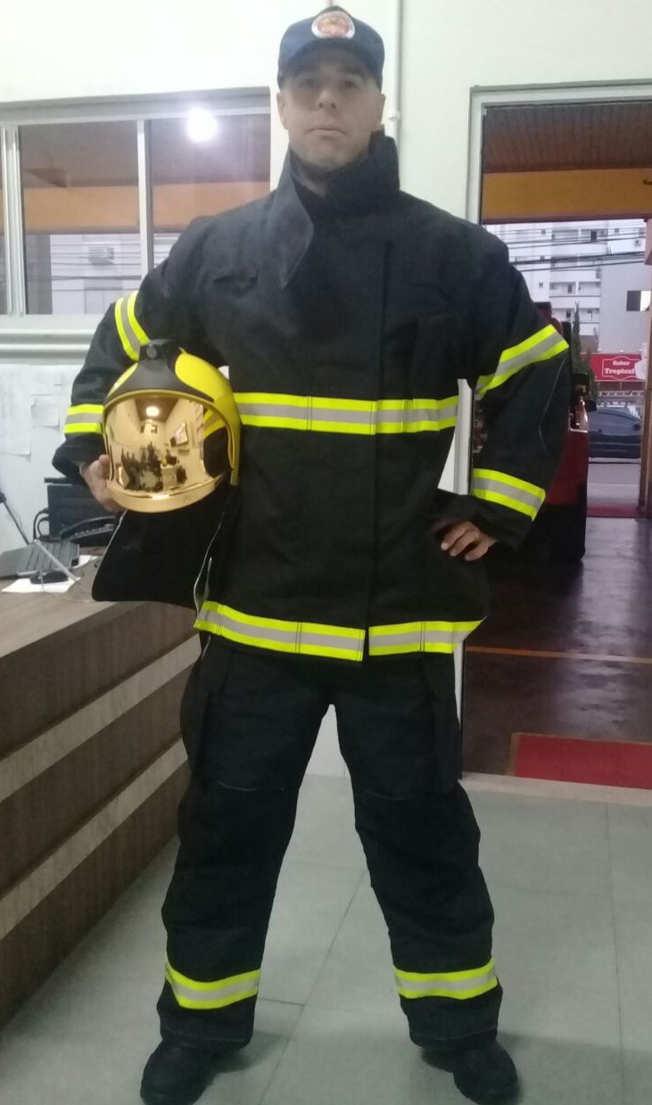 Incêndio com resgate em apartamento 2 Incêndio com resgate em apartamento