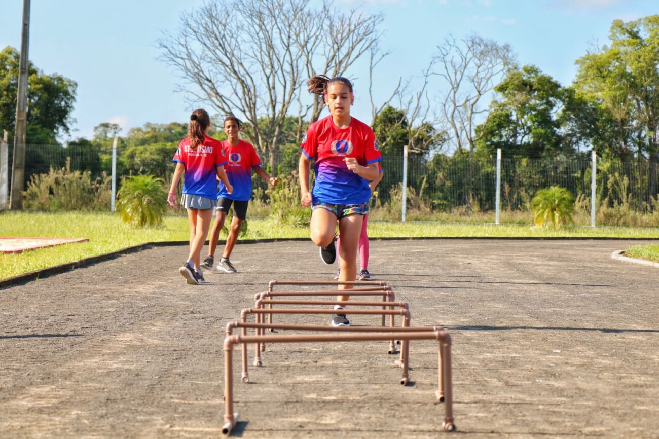 <strong>Com 20 medalhas conquistadas em 2021, escolinha de atletismo retoma atividades</strong> 1 <strong>Com 20 medalhas conquistadas em 2021, escolinha de atletismo retoma atividades</strong>