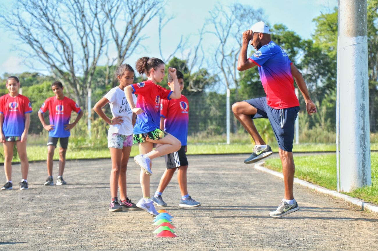 <strong>Com 20 medalhas conquistadas em 2021, escolinha de atletismo retoma atividades</strong> 5 <strong>Com 20 medalhas conquistadas em 2021, escolinha de atletismo retoma atividades</strong>