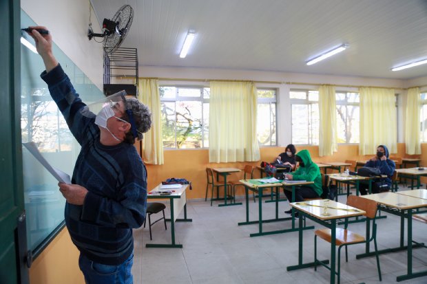 Entenda os regramentos vigentes em Santa Catarina para retorno das aulas presenciais 2 Entenda os regramentos vigentes em Santa Catarina para retorno das aulas presenciais
