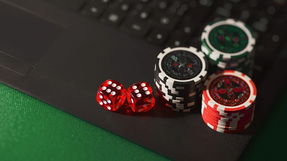 Sucesso de popularidade no Brasil: o poker e as suas nuances