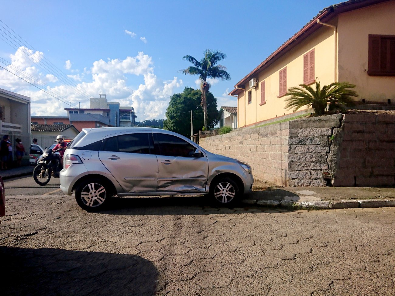 PM registra acidente de trânsito no Centro de Nova Veneza