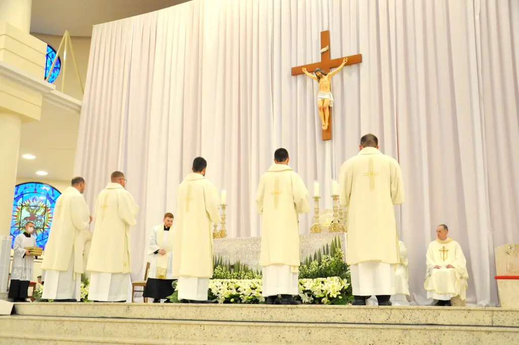 Diocese de Criciúma acolhe cinco novos diáconos