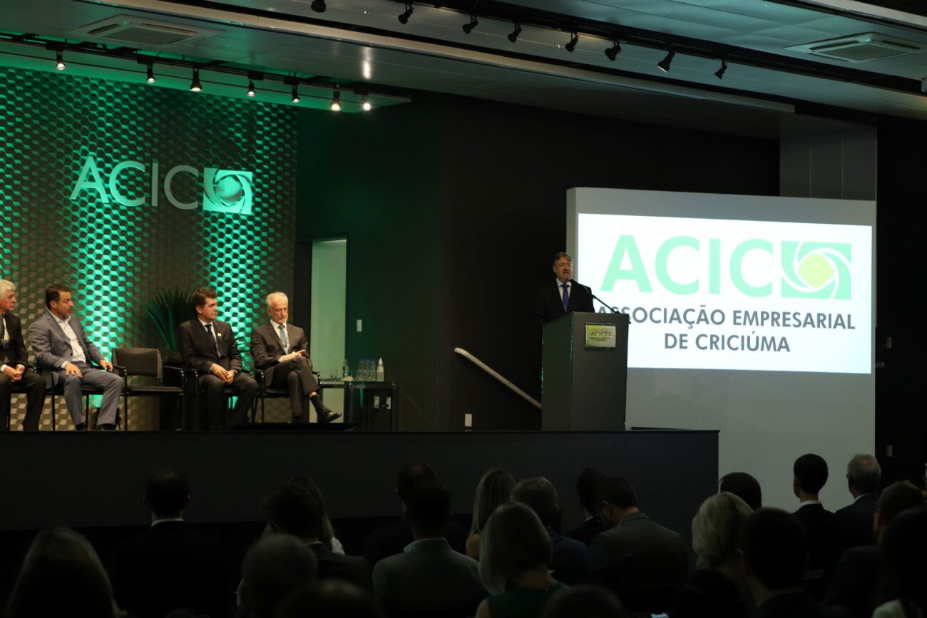 Valcir José Zanette reforça compromissos da Acic ao assumir presidência 2 Valcir José Zanette reforça compromissos da Acic ao assumir presidência