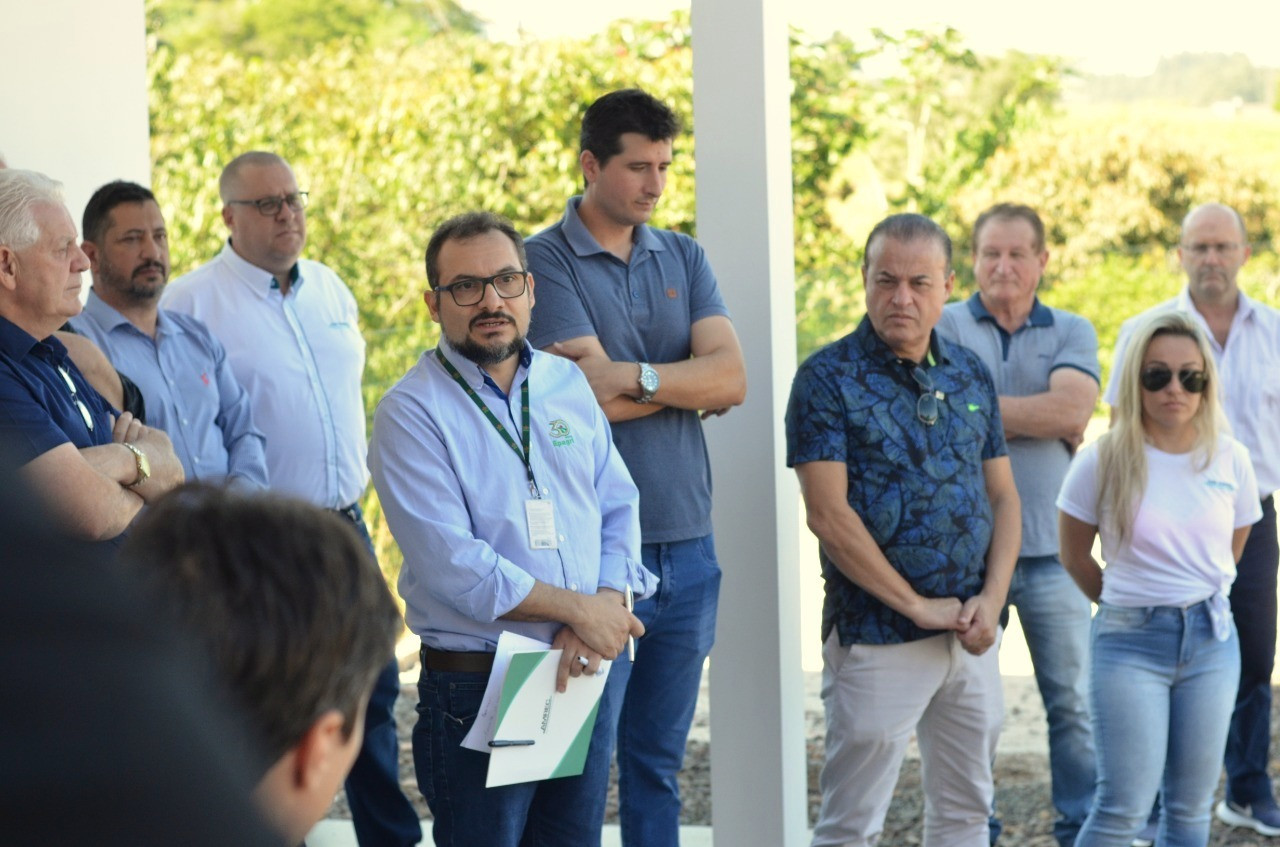 Amrec entrega em Nova Veneza o primeiro certificado de adesão ao SISBI 4 Amrec entrega em Nova Veneza o primeiro certificado de adesão ao SISBI