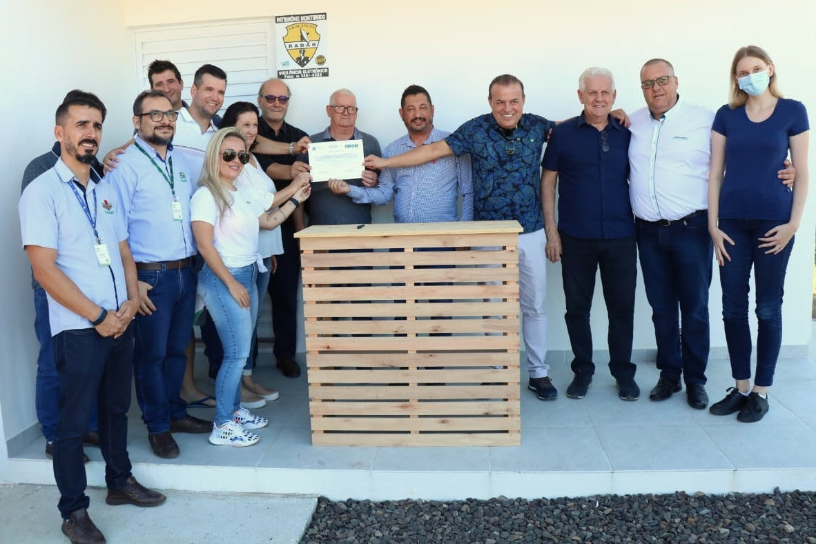 Amrec entrega em Nova Veneza o primeiro certificado de adesão ao SISBI 5 Amrec entrega em Nova Veneza o primeiro certificado de adesão ao SISBI