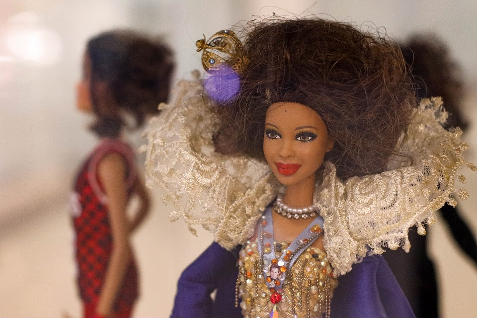 Criciúma Shopping recebe exposição “As Barbies de Vânio Tomé” 1 Criciúma Shopping recebe exposição “As Barbies de Vânio Tomé”
