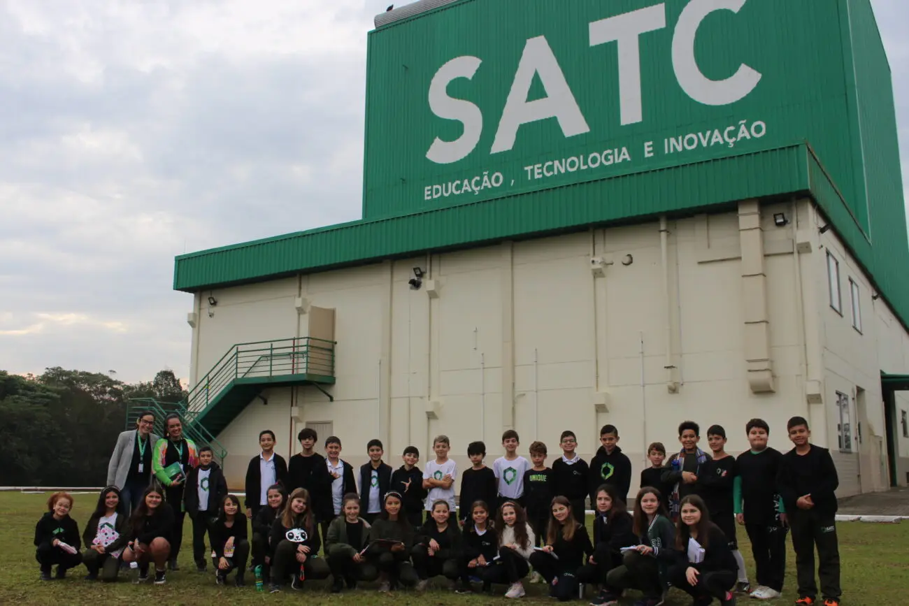 Alunos do Colégio Satc visitam trabalhos ligados à água no Centro Tecnológico da instituição