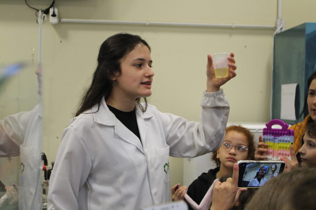Alunos do Colégio Satc visitam trabalhos ligados à água no Centro Tecnológico da instituição 4 Alunos do Colégio Satc visitam trabalhos ligados à água no Centro Tecnológico da instituição