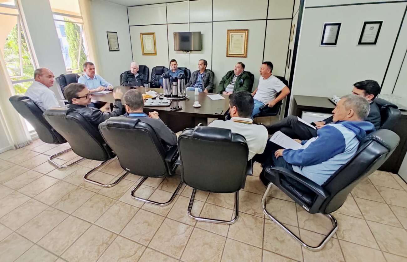 Casan e Prefeitura discutem a execução do Sistema de tratamento de esgoto 2 Casan e Prefeitura discutem a execução do Sistema de tratamento de esgoto